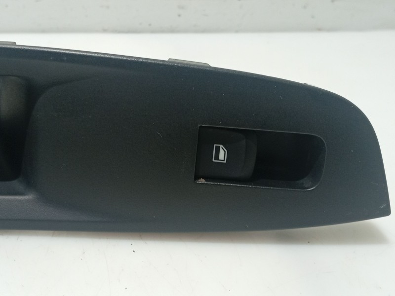 Recambio de mando elevalunas trasero derecho para mg zs suv (azs1) 1.5 vti referencia OEM IAM   