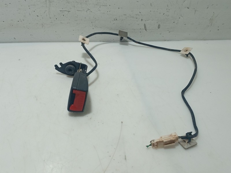 Recambio de anclaje cinturon trasero izquierdo para mg zs suv (azs1) 1.5 vti referencia OEM IAM   