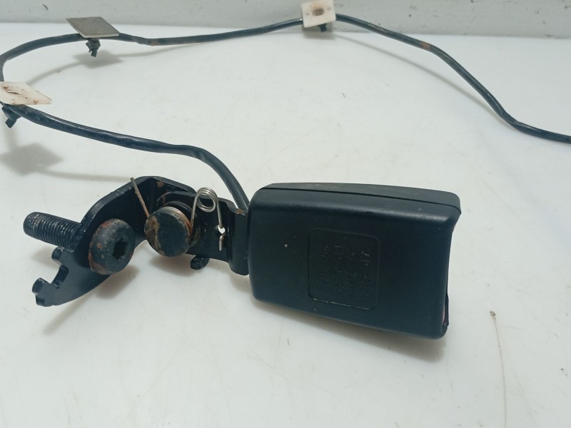 Recambio de anclaje cinturon trasero izquierdo para mg zs suv (azs1) 1.5 vti referencia OEM IAM   