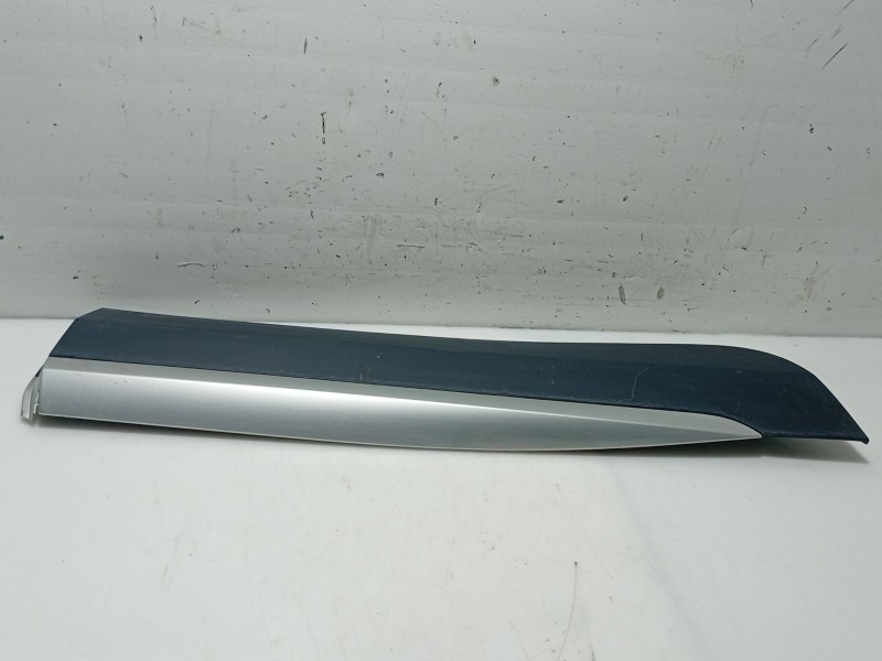 Recambio de moldura puerta trasera derecha para mg zs suv (azs1) 1.5 vti referencia OEM IAM   