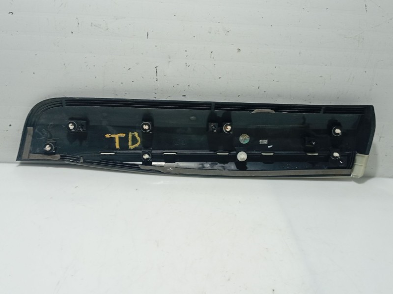 Recambio de moldura puerta trasera derecha para mg zs suv (azs1) 1.5 vti referencia OEM IAM   
