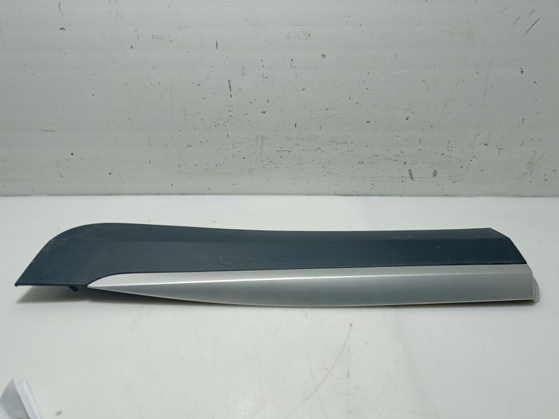 Recambio de moldura puerta trasera izquierda para mg zs suv (azs1) 1.5 vti referencia OEM IAM   