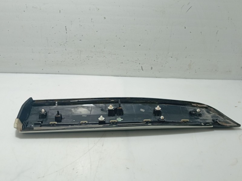 Recambio de moldura puerta trasera izquierda para mg zs suv (azs1) 1.5 vti referencia OEM IAM   