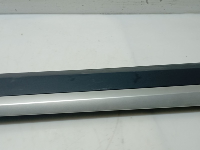 Recambio de moldura puerta delantera derecha para mg zs suv (azs1) 1.5 vti referencia OEM IAM   