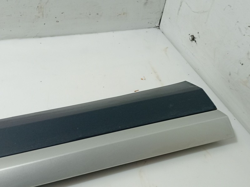 Recambio de moldura puerta delantera derecha para mg zs suv (azs1) 1.5 vti referencia OEM IAM   