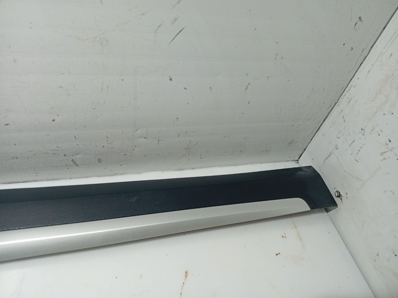 Recambio de moldura puerta delantera izquierda para mg zs suv (azs1) 1.5 vti referencia OEM IAM   