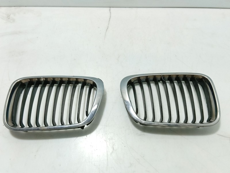 Recambio de moldura para bmw 3 (e46) 320 d referencia OEM IAM 51138208487  