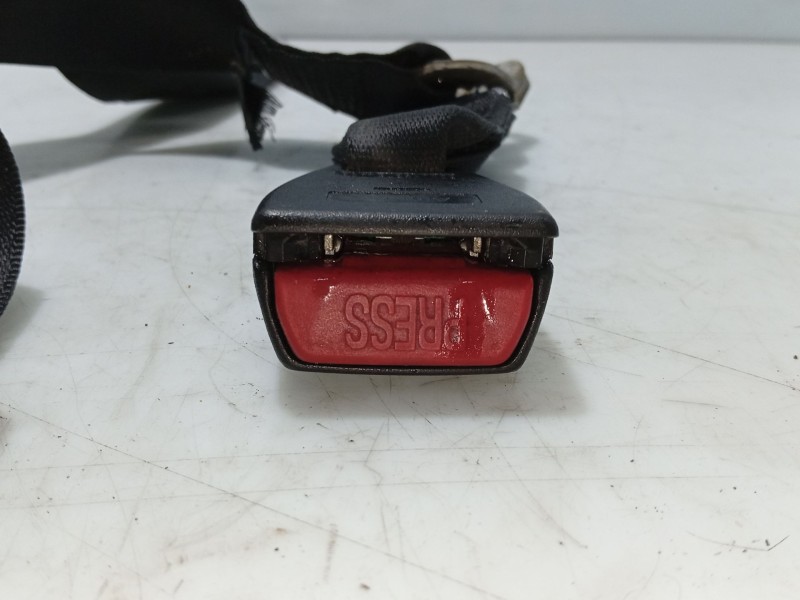 Recambio de anclaje cinturon trasero derecho para bmw 3 (e46) 320 d referencia OEM IAM   