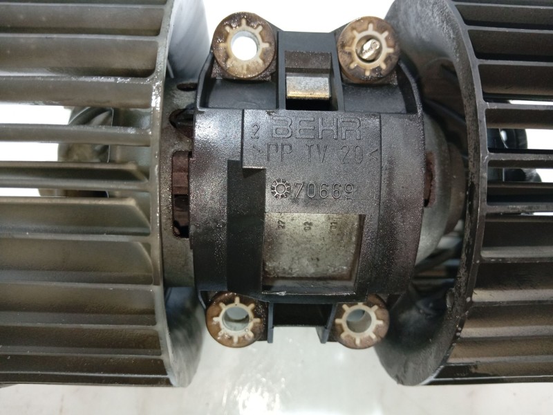 Recambio de ventilador calefaccion para bmw 3 (e46) 320 d referencia OEM IAM 64119204154  