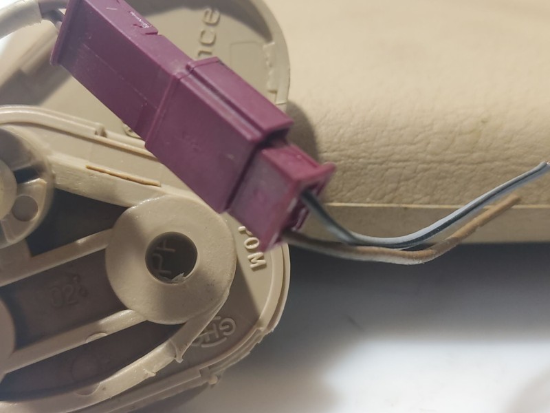 Recambio de parasol derecho para bmw 5 (e39) 520 i referencia OEM IAM 51168237626  