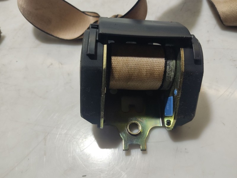 Recambio de cinturon seguridad delantero derecho para bmw 5 (e39) 520 i referencia OEM IAM 72118235556  