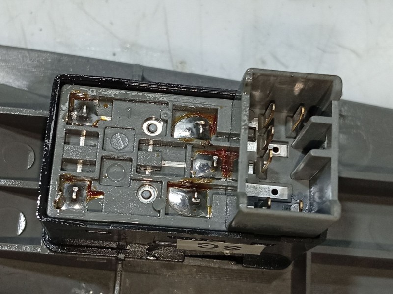 Recambio de mando elevalunas delantero derecho para daewoo lacetti hatchback (klan) 1.4 referencia OEM IAM   