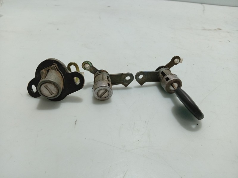 Recambio de juego bombines para daewoo lacetti hatchback (klan) 1.4 referencia OEM IAM   