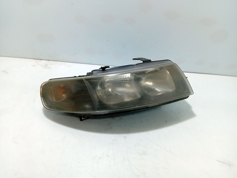 Recambio de faro derecho para seat leon (1m1) 1.6 16 v referencia OEM IAM 1M1941016  