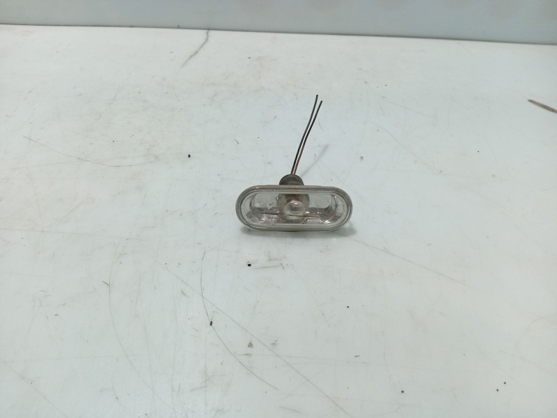 Recambio de piloto lateral izquierdo para seat leon (1m1) 1.6 16 v referencia OEM IAM 1J0949117  