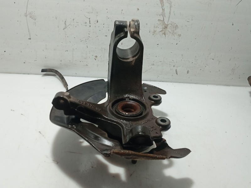 Recambio de mangueta delantera izquierda para volvo s40 berlina referencia OEM IAM 31212947  