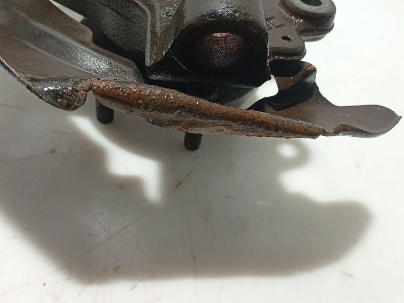 Recambio de mangueta delantera izquierda para volvo s40 berlina referencia OEM IAM 31212947  