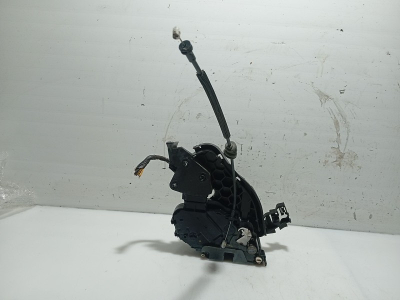 Recambio de cerradura puerta trasera derecha para volvo s40 berlina referencia OEM IAM 31253664  