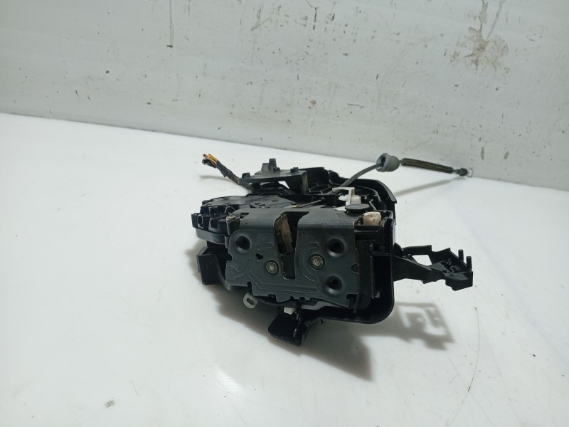 Recambio de cerradura puerta trasera derecha para volvo s40 berlina referencia OEM IAM 31253664  