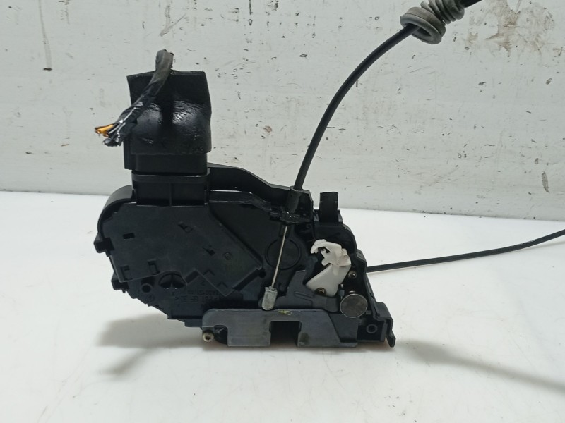 Recambio de cerradura puerta delantera derecha para volvo s40 berlina referencia OEM IAM 31253662  
