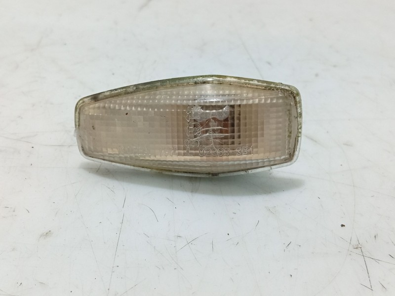 Recambio de piloto lateral izquierdo para kia sorento 2.5 crdi cat referencia OEM IAM   