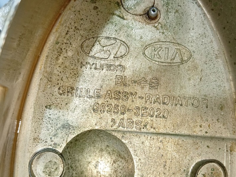 Recambio de moldura para kia sorento 2.5 crdi cat referencia OEM IAM   