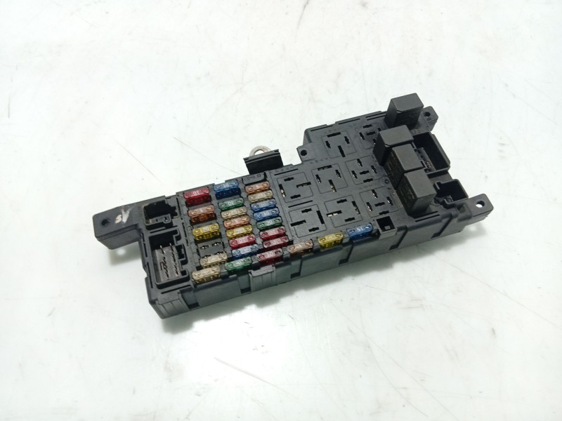 Recambio de caja reles / fusibles para volvo s80 i (184) 2.4 d referencia OEM IAM 8645729  