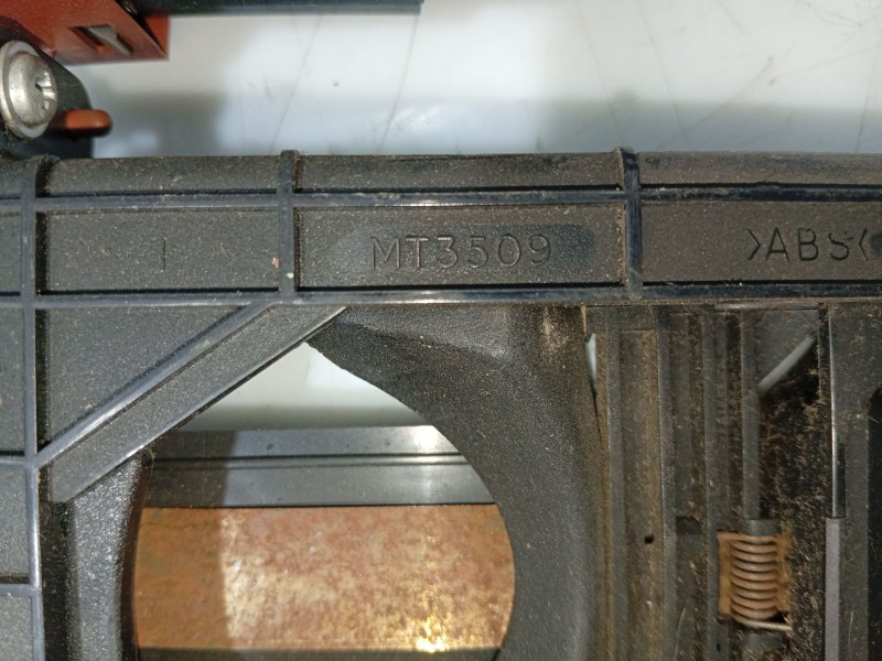 Recambio de moldura para toyota avensis (_t25_) 2.2 d-4d (adt251_) referencia OEM IAM   