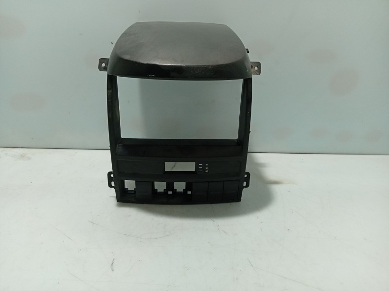 Recambio de moldura para kia sorento 2.5 crdi cat referencia OEM IAM   