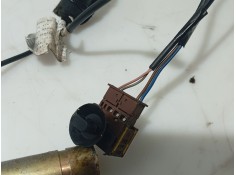 Recambio de anclaje cinturon delantero izquierdo para renault trafic ii furgoneta (fl) 1.9 dci 100 (fl0c) referencia OEM IAM    2