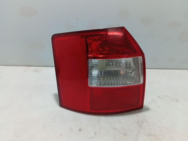 Recambio de piloto trasero izquierdo para audi a4 b5 (8d2) 1.8 referencia OEM IAM 8D0945111A  