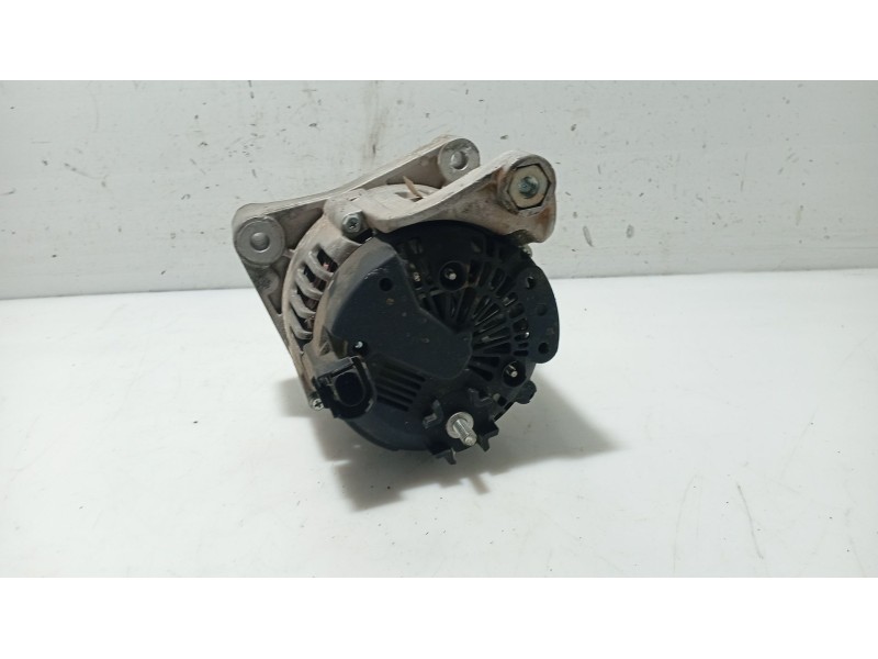 Recambio de alternador para bmw x5 (e53) 3.0 d referencia OEM IAM TG15CQ12 12317797661 7797660