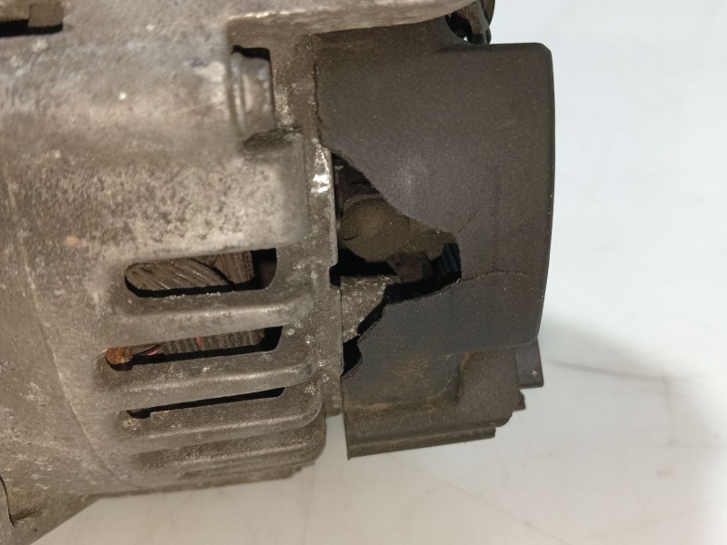 Recambio de alternador para bmw x5 (e53) 3.0 d referencia OEM IAM TG15CQ12 12317797661 7797660