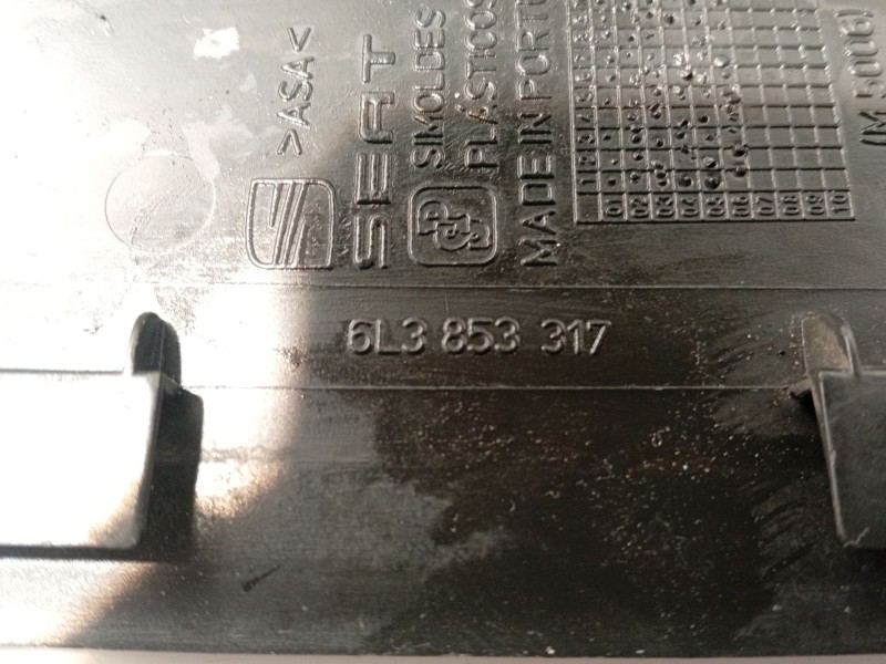 Recambio de moldura para seat ibiza iii (6l1) 1.4 16v referencia OEM IAM   