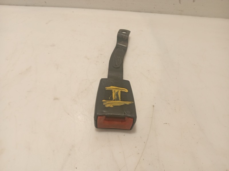 Recambio de anclaje cinturon delantero izquierdo para seat ibiza iii (6l1) 1.4 16v referencia OEM IAM   