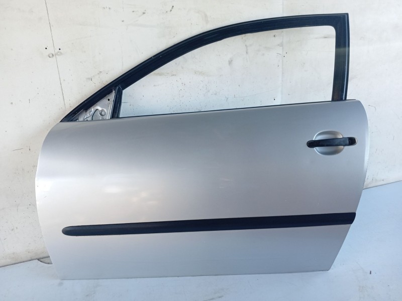 Recambio de puerta delantera izquierda para seat ibiza iii (6l1) 1.4 16v referencia OEM IAM 6L3831055R  