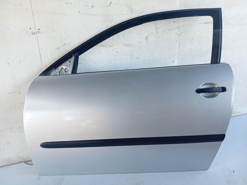 Recambio de puerta delantera izquierda para seat ibiza iii (6l1) 1.4 16v referencia OEM IAM 6L3831055R  