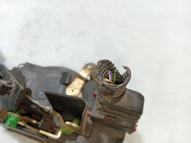 Recambio de cerradura puerta delantera derecha para saab 9-5 berlina referencia OEM IAM   