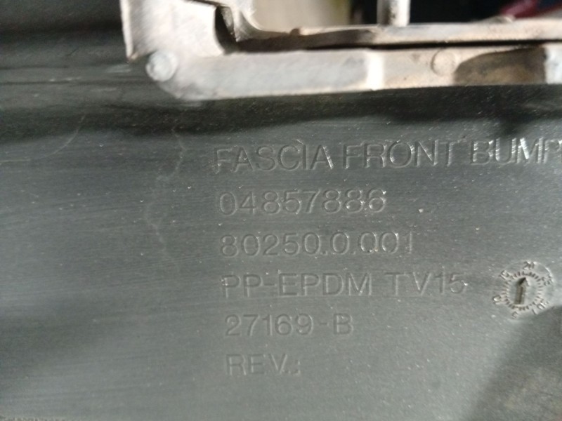 Recambio de paragolpes delantero para chrysler voyager iv (rg, rs) 2.5 crd referencia OEM IAM 05018639AA  