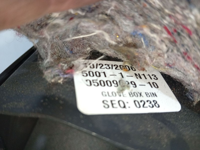 Recambio de guantera para chrysler voyager iv (rg, rs) 2.5 crd referencia OEM IAM 0SC89WL5AA  