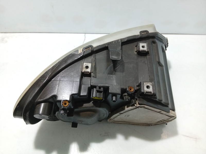 Recambio de faro izquierdo para chrysler voyager iv (rg, rs) 2.5 crd referencia OEM IAM 04857703AB  