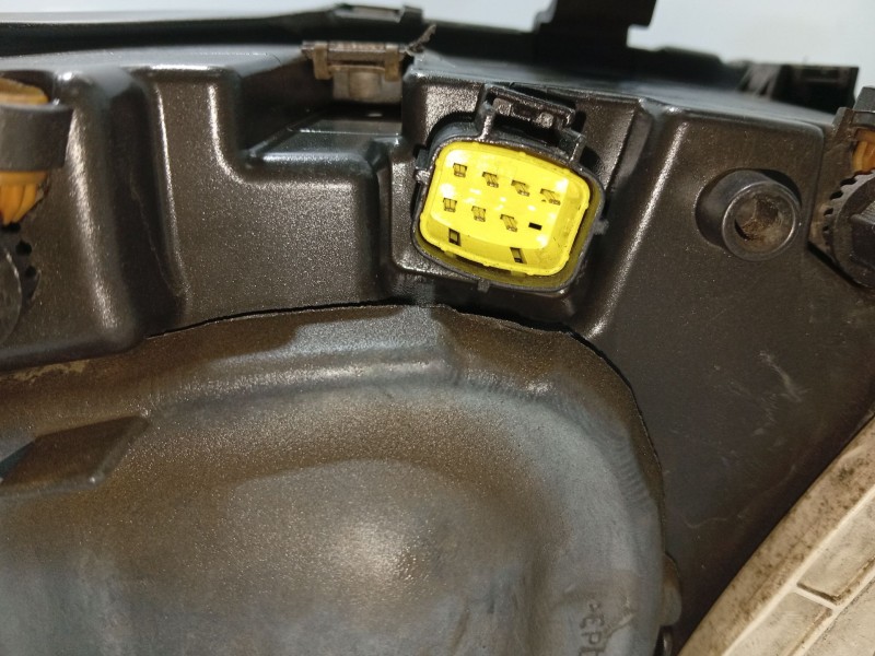 Recambio de faro izquierdo para chrysler voyager iv (rg, rs) 2.5 crd referencia OEM IAM 04857703AB  