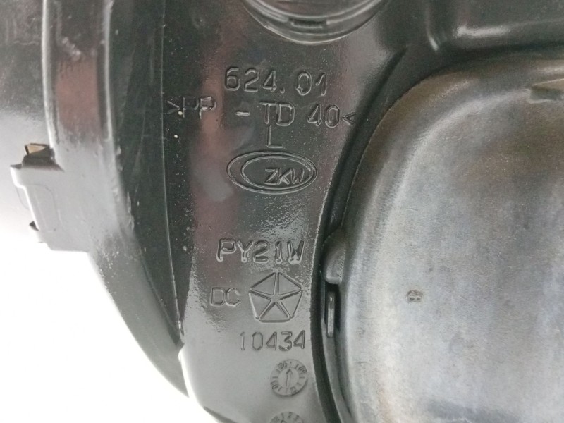 Recambio de faro izquierdo para chrysler voyager iv (rg, rs) 2.5 crd referencia OEM IAM 04857703AB  