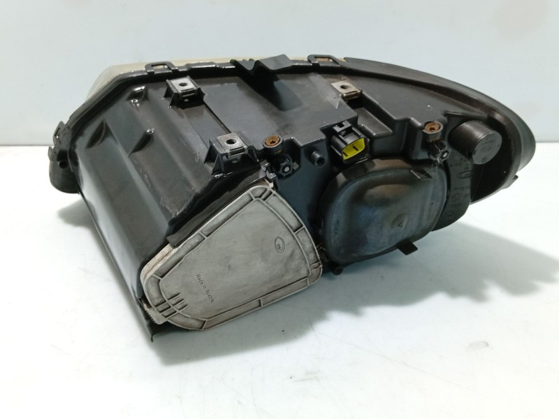 Recambio de faro derecho para chrysler voyager iv (rg, rs) 2.5 crd referencia OEM IAM 04857702AB  