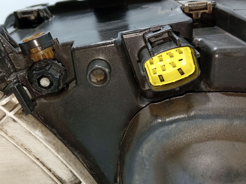 Recambio de faro derecho para chrysler voyager iv (rg, rs) 2.5 crd referencia OEM IAM 04857702AB  