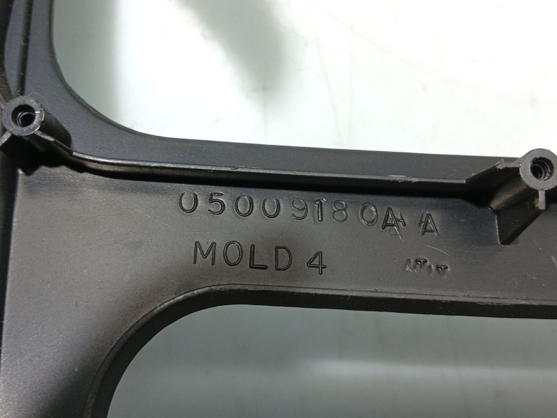 Recambio de moldura para chrysler voyager iv (rg, rs) 2.5 crd referencia OEM IAM   