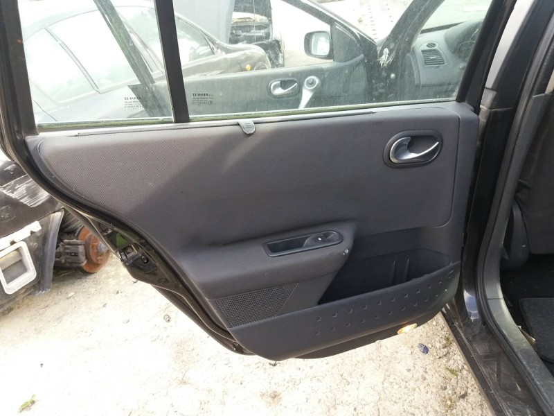 renault megane ii familiar 1.5 dci diesel   |   0.03 - ... | 2003 | 106 cv / 78 kw del año 2003