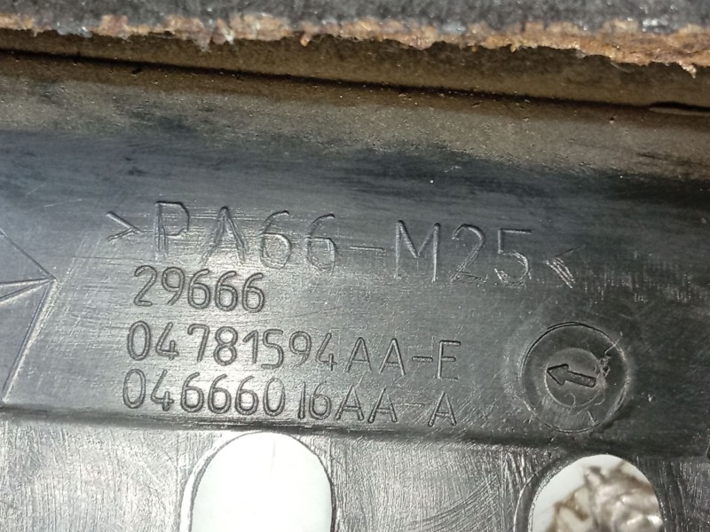 Recambio de tapa motor para chrysler voyager iv (rg, rs) 2.5 crd referencia OEM IAM   