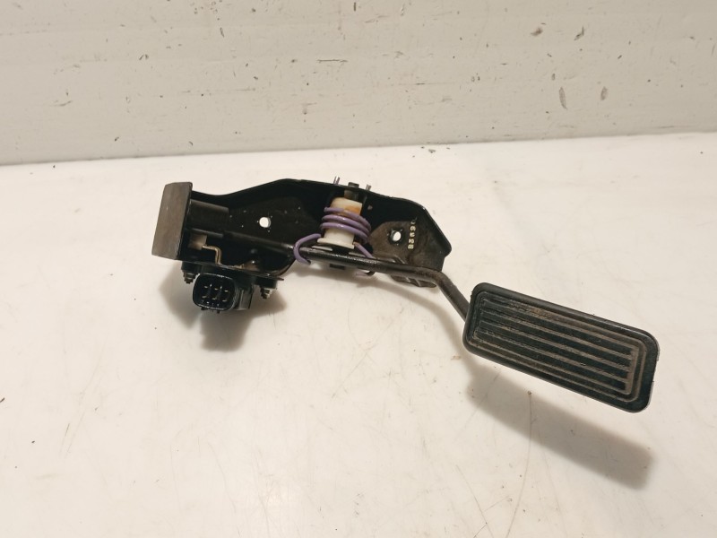 Recambio de potenciometro pedal para toyota avensis sedán (_t25_) 2.0 d-4d (cdt250_) referencia OEM IAM   