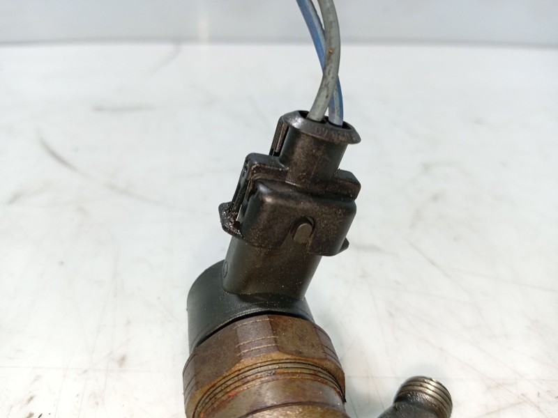 Recambio de inyector para chrysler voyager iv (rg, rs) 2.5 crd referencia OEM IAM 05066820AA  